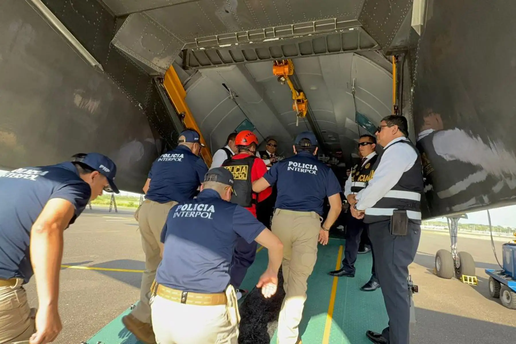 Las autoridades paraguayas entregaron esta miércoles a la Policía Nacional del Perú (PNP) y a la Interpol a Erick Moreno Hernández, alias “El Monstruo”. Foto: Policía Nacional
