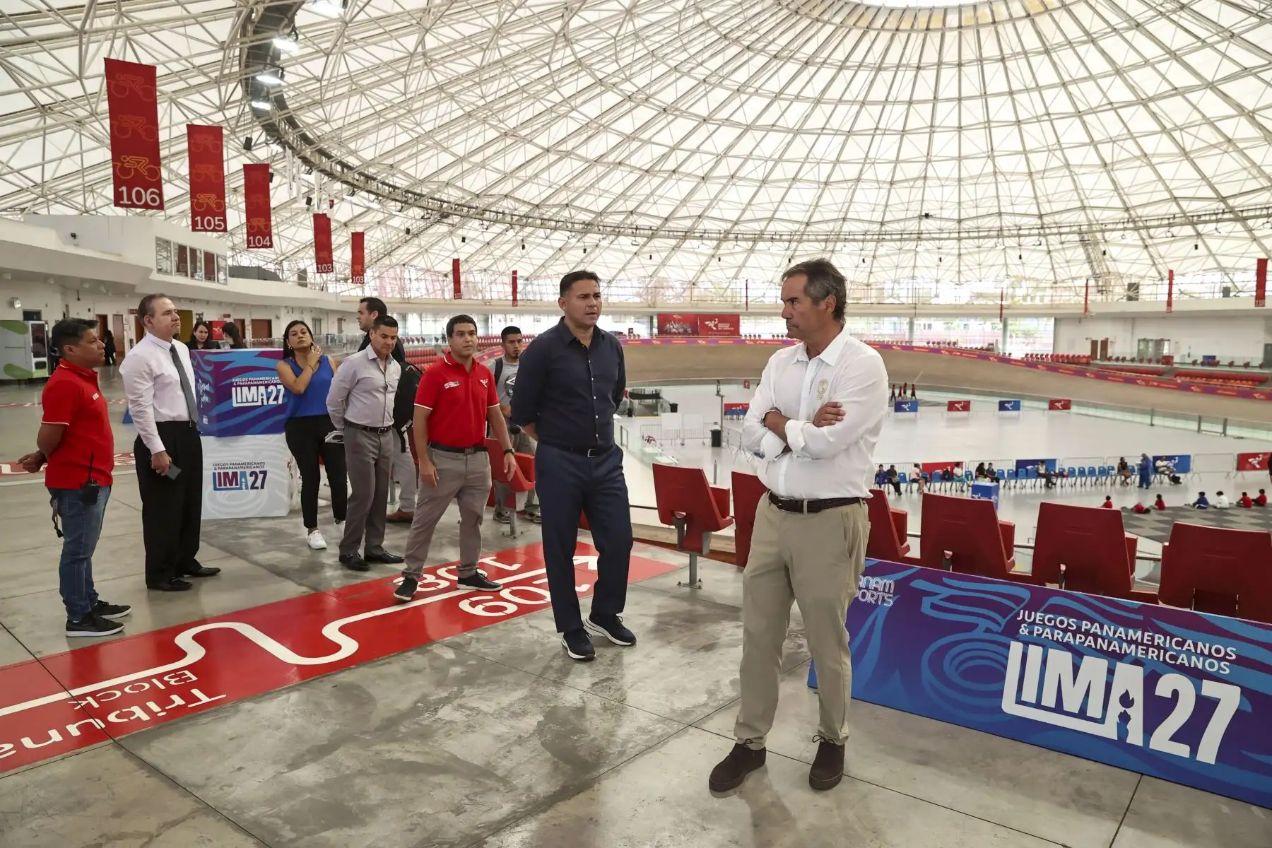 Los presidentes del Comité Organizador de Lima 2027, el titular de Instituto Peruano del Deporte (IPD), señor Sergio Ludeña Visalot; y de Panam Sports, Neven Ilic Álvarez,  realizaron una visita técnica  a las sedes deportivas ubicadas en la Villa Deportiva Nacional (Videna), las que se constituirán, nuevamente, en escenarios de este megaevento deportivo, previsto para julio del próximo año.

Foto:ANDINA / Juan Carlos Guzmán Negrini