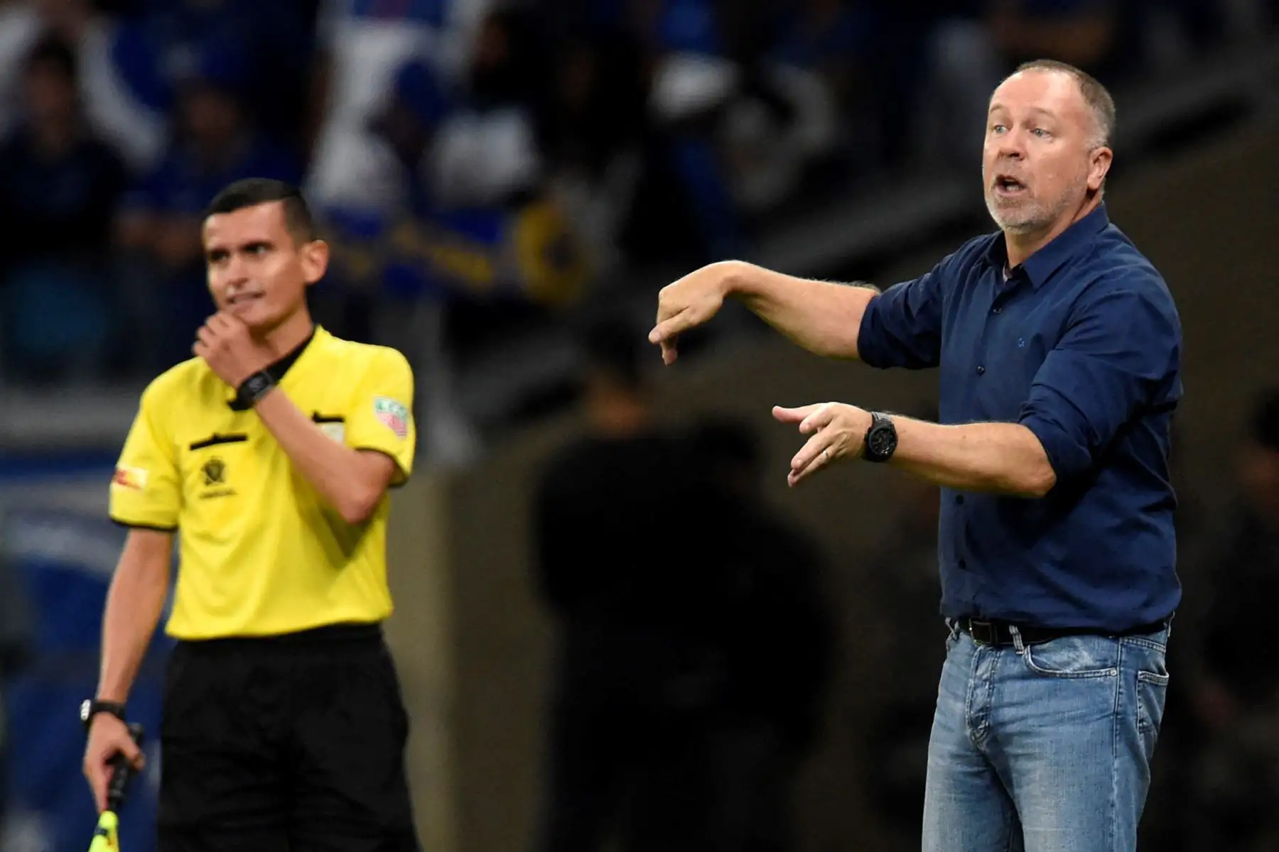 2018. El entrenador del Cruzeiro de Brasil, Mano Menezes, gesticula durante un partido de la Copa Libertadores 2018 frente al Racing Club de Argentina, disputado en el estadio Mineirão, en Belo Horizonte, Brasil. Foto: AFP
