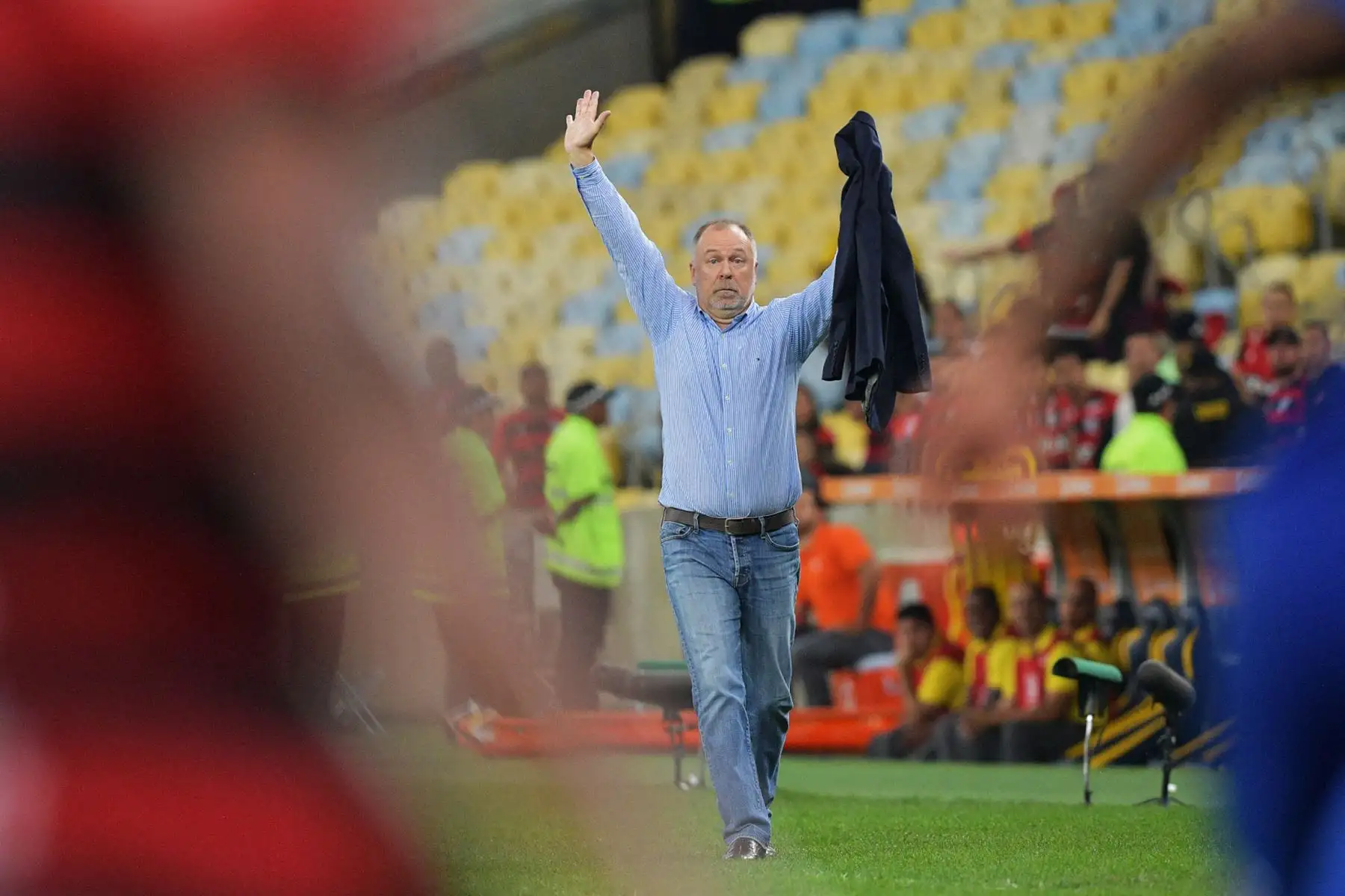 2018. El entrenador del Cruzeiro de Brasil, Mano Menezes, reacciona durante el partido de la Copa Libertadores frente al Flamengo de Brasil, disputado en el estadio Maracaná, en Río de Janeiro, Brasil. Foto: AFP