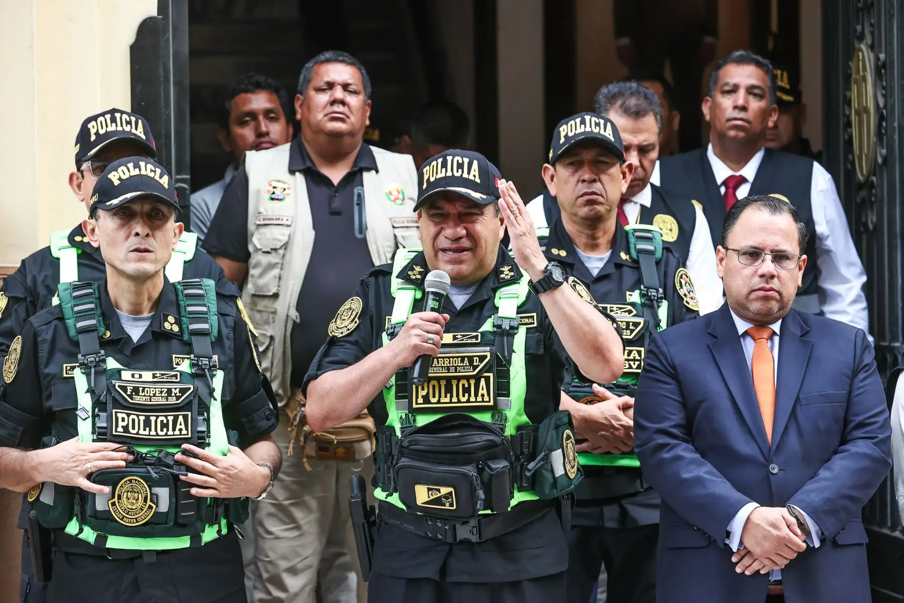 Erick Moreno, alias “el monstruo” es trasladado desde la sede de la Dircote a la Base Naval del Callao. 

Foto: ANDINA / Juan Carlos Guzmán Negrini