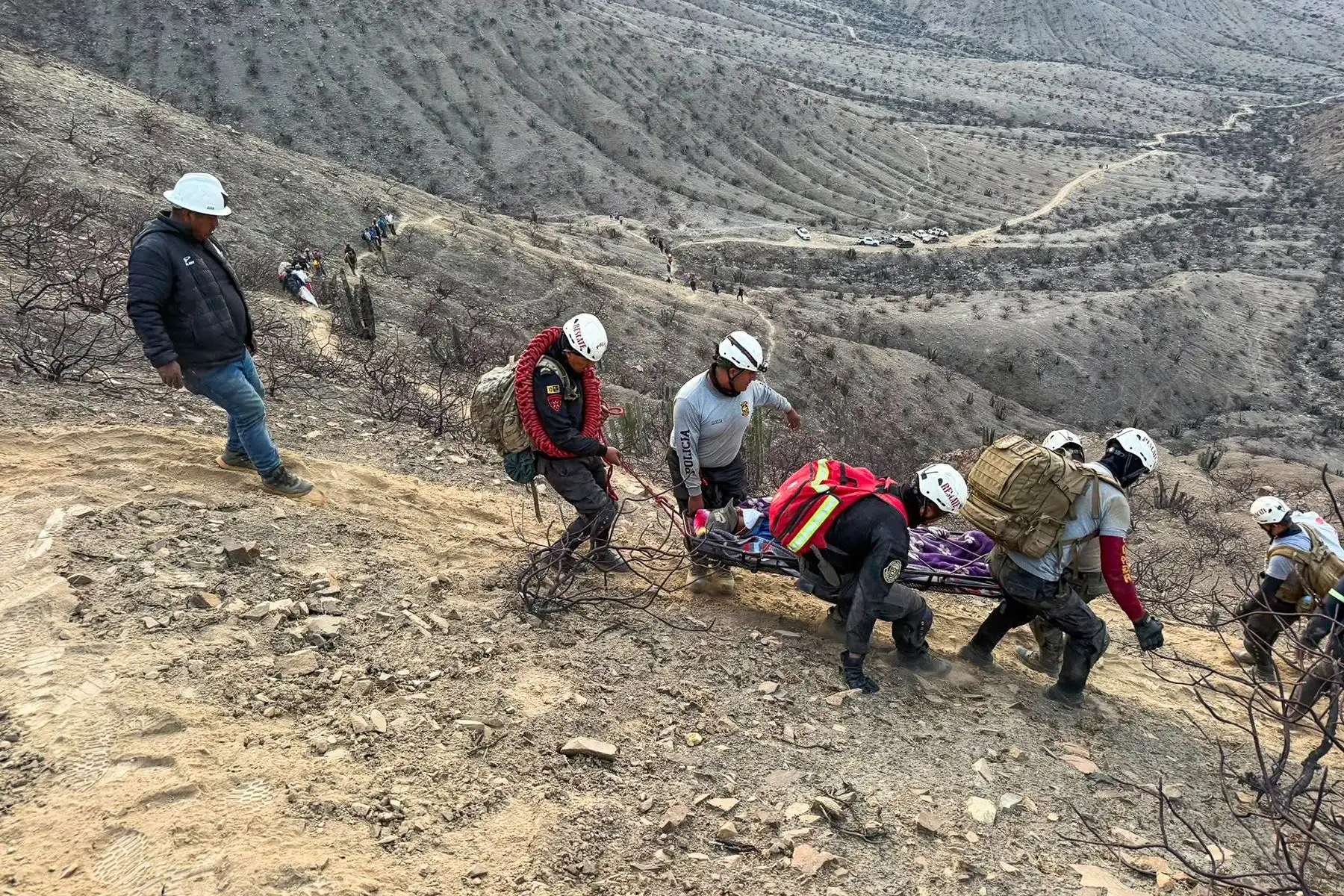 El accidente ocurrió la mañana del martes 27, cuando García Guerra ingresó al socavón acompañado de sus dos nietos, quienes lograron salir ilesos tras el derrumbe registrado en la zona. Foto: Difusión