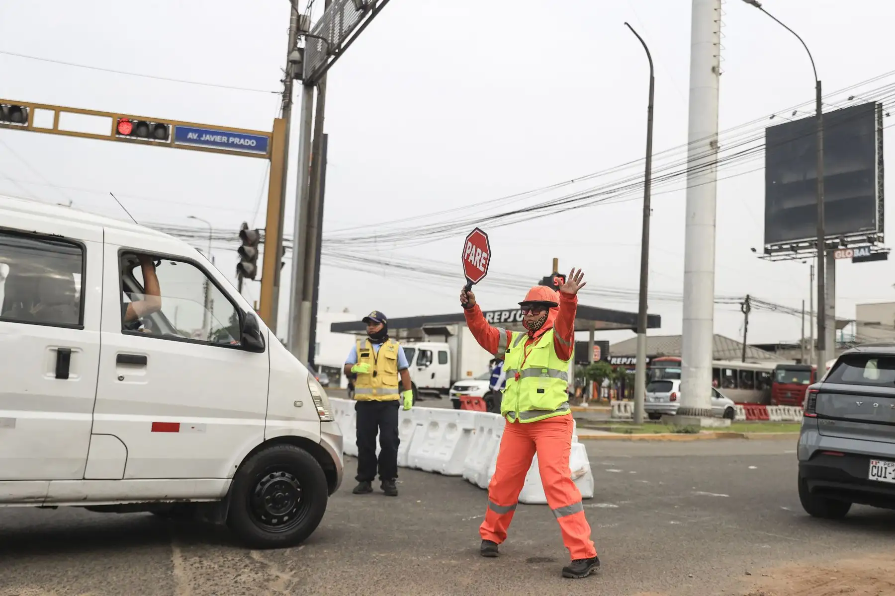 Comienza el cierre de la avenida Javier Prado desde el óvalo Monitor hasta la avenida Los Frutales debido a las obras que se ejecutarán en el lugar. Foto: ANDINA/Jhonel Rodríguez Robles