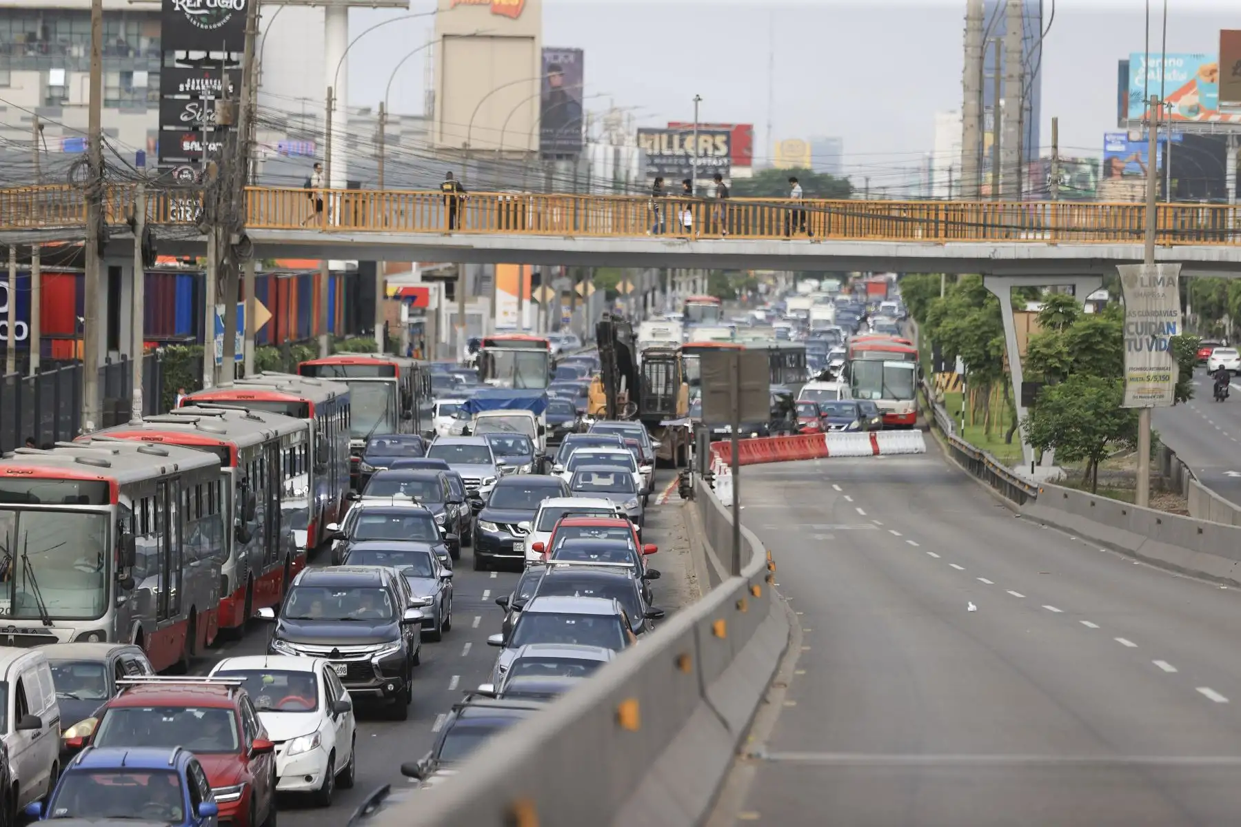 Javier Prado: intensa congestión vehicular se registra en primer día de desvío por obras | Noticias | Agencia Peruana de Noticias Andina