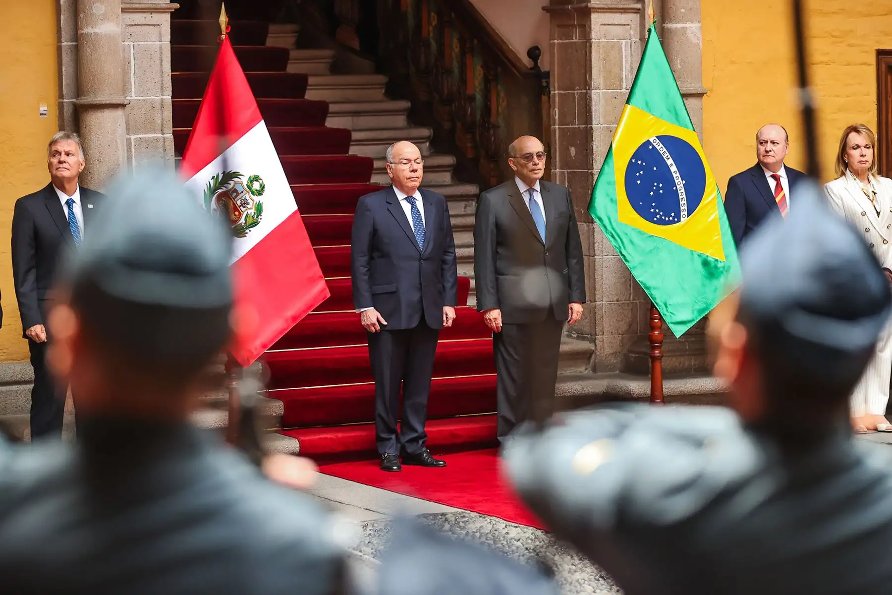 El ministro de Relaciones Exteriores de Brasil, embajador Mauro Vieira, es recibido por el canciller peruano Hugo de Zela en el Palacio de Torre Tagle, en el marco de su visita oficial al país.
Foto: ANDINA / Juan Carlos Guzmán