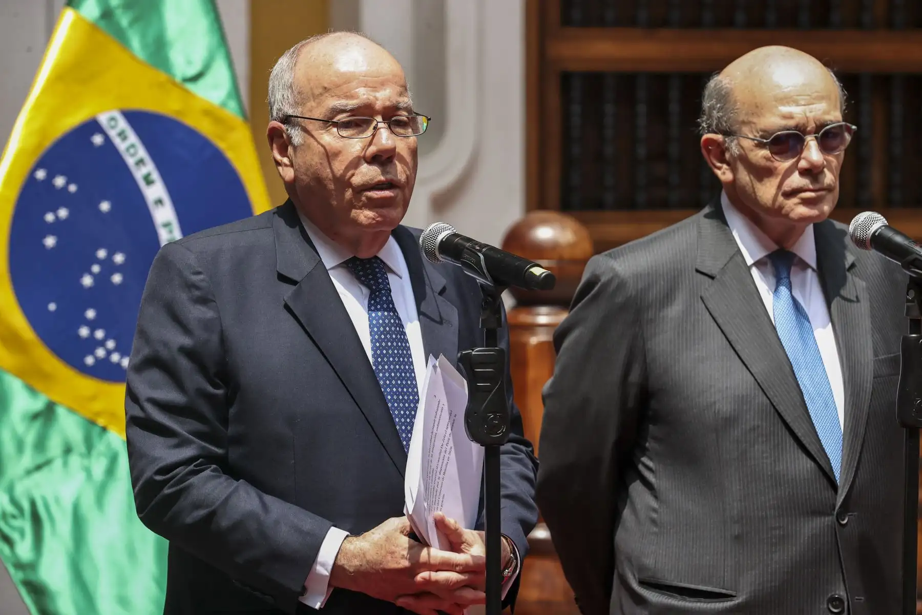 El ministro de Relaciones Exteriores de Brasil, embajador Mauro Vieira y el canciller peruano Hugo de Zela dieron emitieron un pronunciamiento luego de reunirse en el Palacio de Torre Tagle, en el marco de su visita oficial al país. 

Foto: ANDINA / Juan Carlos Guzmán Negrini