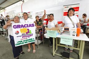 En San Juan de Lurigancho, la ministra Lesly Shica entregó equipos de trabajo en el marco del proyecto ‘Mi Emprendimiento Mujer’. Foto: MIDIS/Difusión.