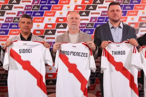 Mano Menezes fue presentado como flamante técnico de la Selección Peruana