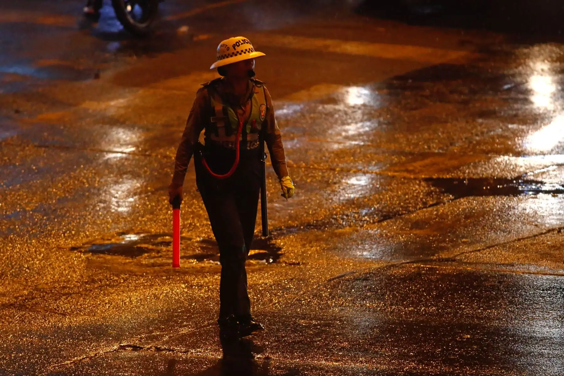 Una intensa llovizna de verano sorprendió a los limeños de diversos distritos en horas de la noche del jueves 29 de enero de 2026. Según el Senamhi, estas lluvias continuarán, pero de manera intermitente y dispersa, principalmente durante el atardecer, noches y madrugadas. Foto: ANDINA/Daniel Bracamonte