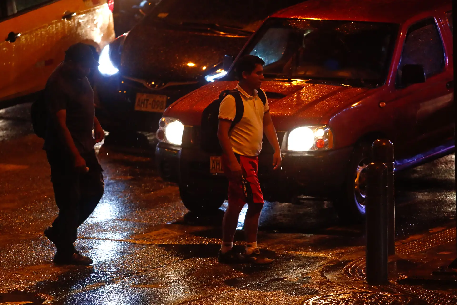 Una intensa llovizna de verano sorprendió a los limeños de diversos distritos en horas de la noche del jueves 29 de enero de 2026. Según el Senamhi, estas lluvias continuarán, pero de manera intermitente y dispersa, principalmente durante el atardecer, noches y madrugadas. Foto: ANDINA/Daniel Bracamonte