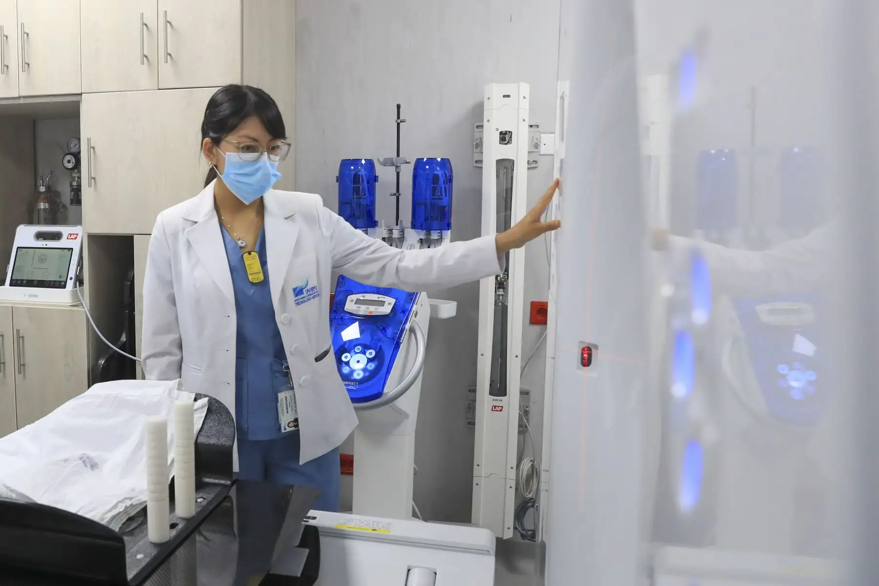 El Instituto Nacional de Enfermedades Neoplásicas (INEN) fortalece su capacidad de respuesta frente al cáncer con la inauguración de un moderno tomógrafo simulador de última generación.

Foto: ANDINA/Ricardo Cuba