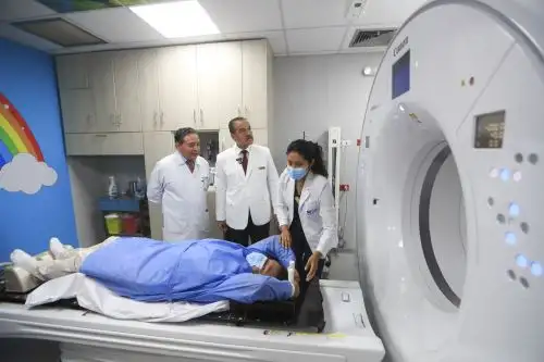 Nuevo tomógrafo simulador con inteligencia artificial único en Sudamérica adquirido por el INEN.