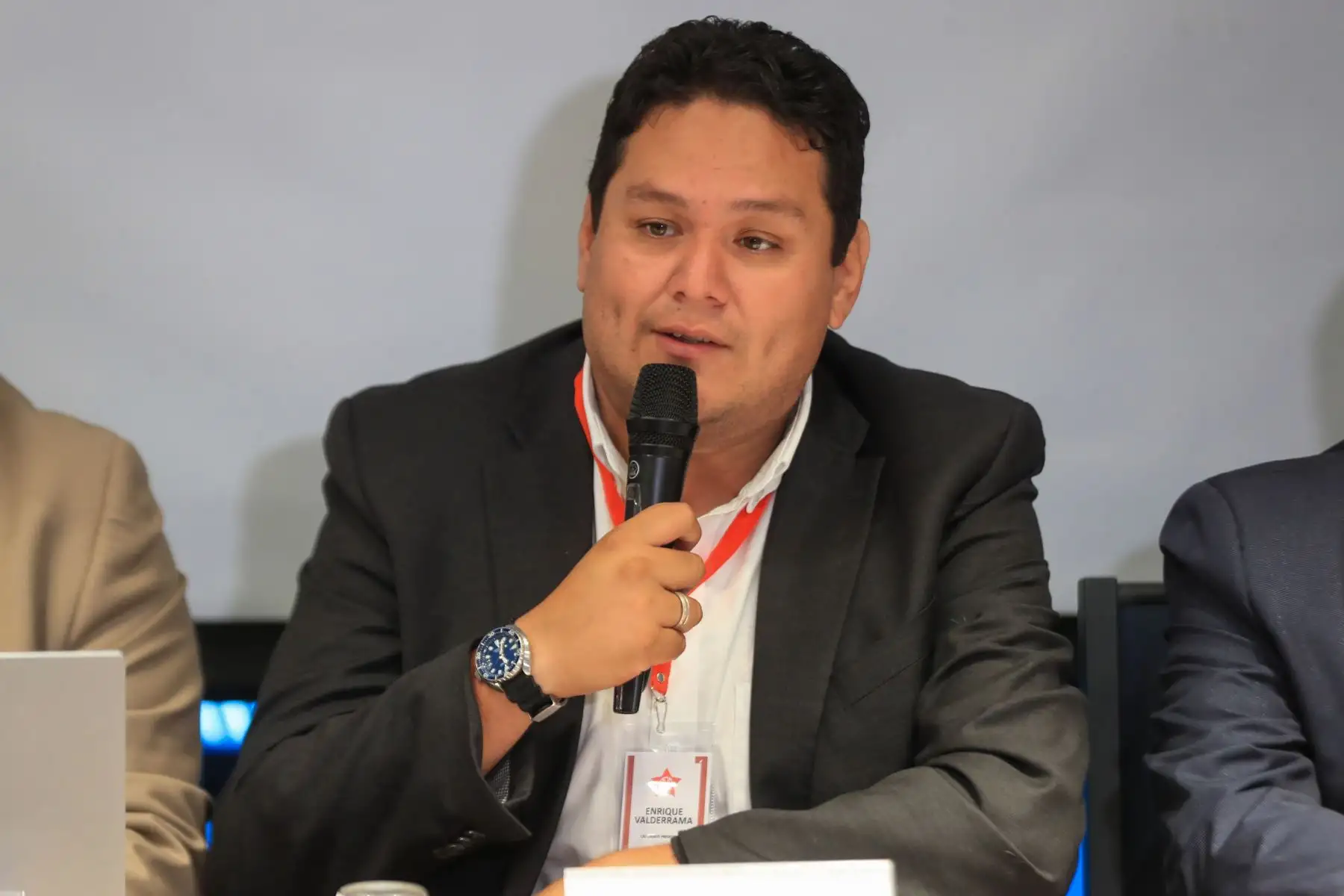 Valderrama destaca la implementación de la inteligencia artificial como una herramienta estratégica para agilizar procesos judiciales y reducir la burocracia en el sector.

Foto: ANDINA/Ricardo Cuba