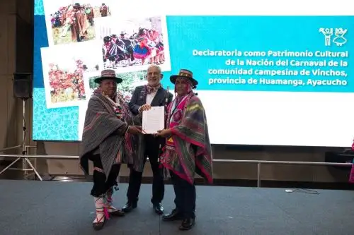 El Carnaval de Vinchos destaca por su vínculo con el calendario agrícola andino, la cosmovisión ancestral y la transmisión de saberes. Foto: Mincul