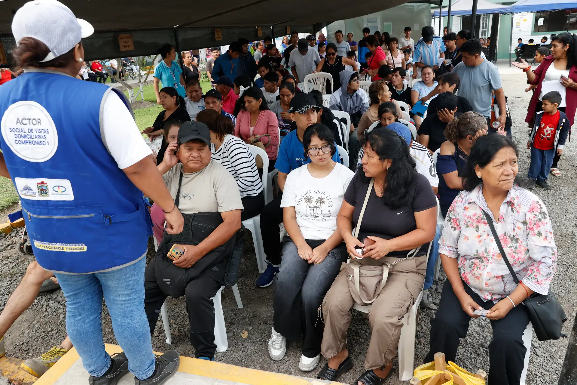 El Registro Nacional de Identificación y Estado Civil (Reniec) inició una mega campaña gratuita de actualización de documentos de identidad en el distrito del Rímac, con el fin de asegurar que los ciudadanos cuenten con datos personales actualizados. Esta acción busca facilitar el acceso a servicios y derechos fundamentales, reducir la indocumentación y fortalecer la inclusión social, reafirmando el compromiso del Reniec con una atención cercana y eficiente. Foto: ANDINA/Vidal Tarqui