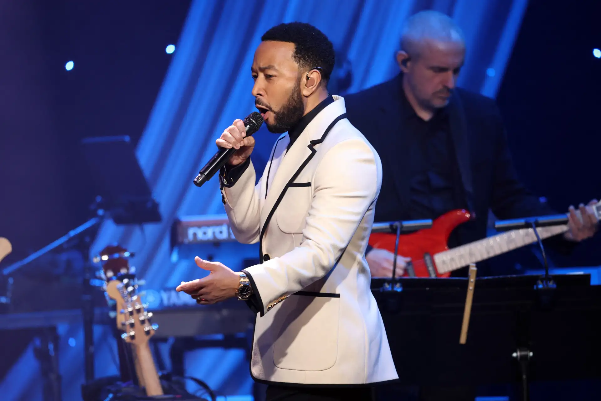 El cantautor estadounidense John Legend se presenta en el escenario durante la gala previa a los Grammy "Saludo a los Íconos de la Industria" de la Academia de la Grabación y Clive Davis en el hotel Beverly Hilton de Beverly Hills, California.
Foto: AFP