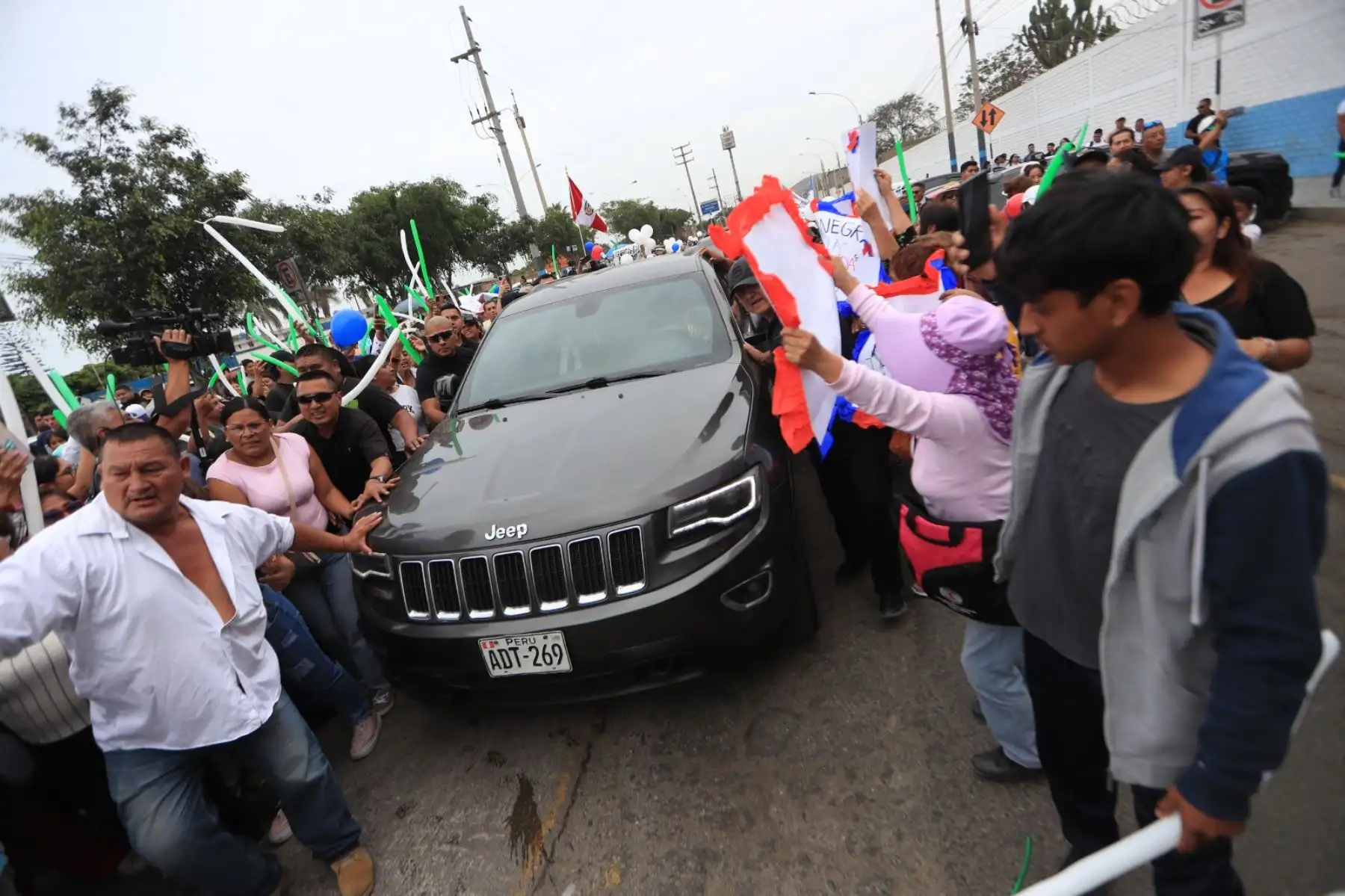 El gobernador regional del Callao, Ciro Castillo Rojo, llegó a la sede del Gobierno Regional del Callao, con el fin de retomar sus funciones. Foto: ANDINA/Ricardo Cuba