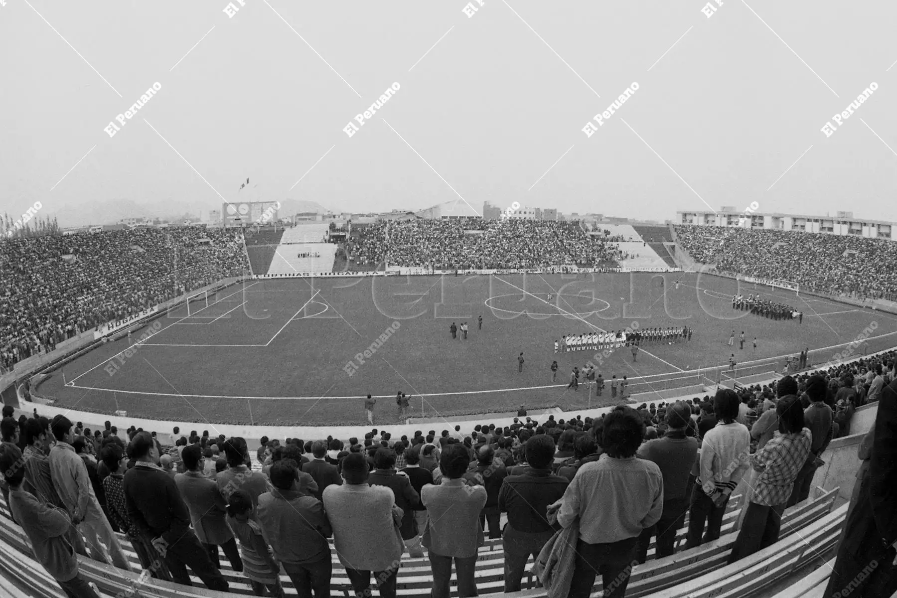 Lima – 1 julio 1975 / Vista del estadio Alejandro Villanueva en La Victoria el día en que la selección peruana de fútbol venció 2-0 a Ecuador en partido de preparación para la Copa América. Foto: Archivo Histórico de El Peruano / Rolando Ángeles