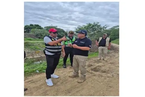 El Superintendente lideró un operativo conjunto de verificación migratoria, junto con la Policía Nacional del Perú y la Sutran en la Panamericana Norte, cerca del ingreso a Tumbes, en la frontera con Ecuador.