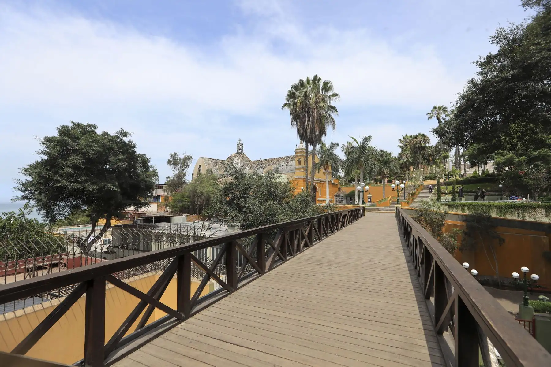 El adiós temporal a un ícono: El Puente de los Suspiros cierra sus puertas por 180 días para una restauración integral que busca devolverle su brillo original tras años de desgaste.

Foto: ANDINA/Ricardo Cuba