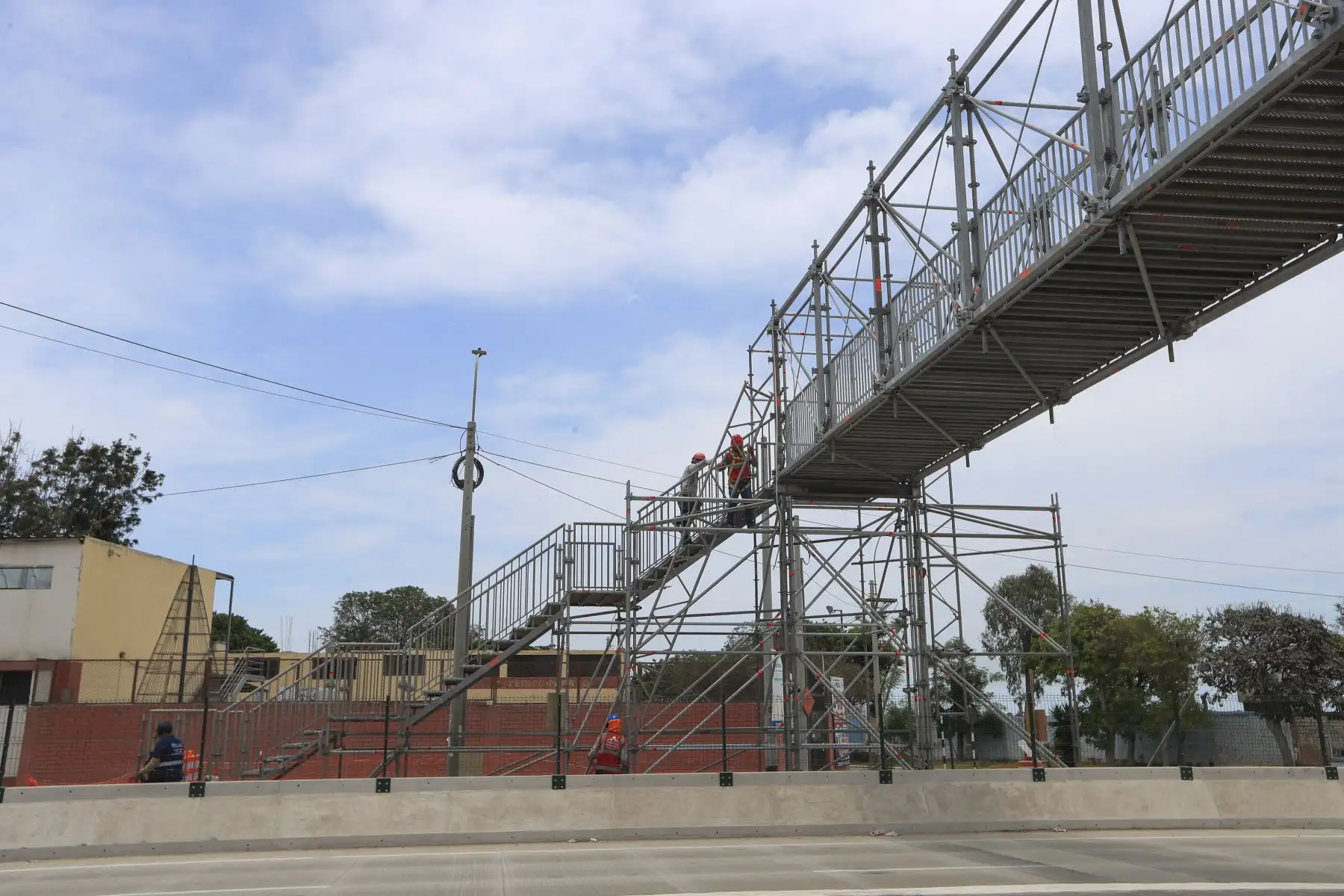 Ahorro de tiempo real: La Vía Expresa Sur ya está logrando reducir los tiempos de viaje de una hora a solo 20 o 30 minutos para los distritos del sur de Lima.Foto: ANDINA/Ricardo Cuba