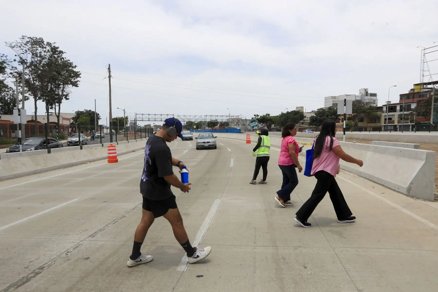 Impacto metropolitano: Esta obra beneficia directamente a los residentes de San Juan de Miraflores, Surco, Barranco y Villa El Salvador, descongestionando rutas críticas como la Panamericana Sur. Foto: ANDINA/Ricardo Cuba
