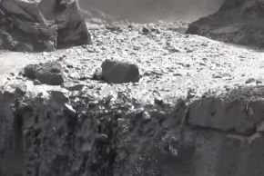 Un lahar es un flujo de lodo de origen volcánico que se encauzan a través de las quebradas que descienden de los volcanes.