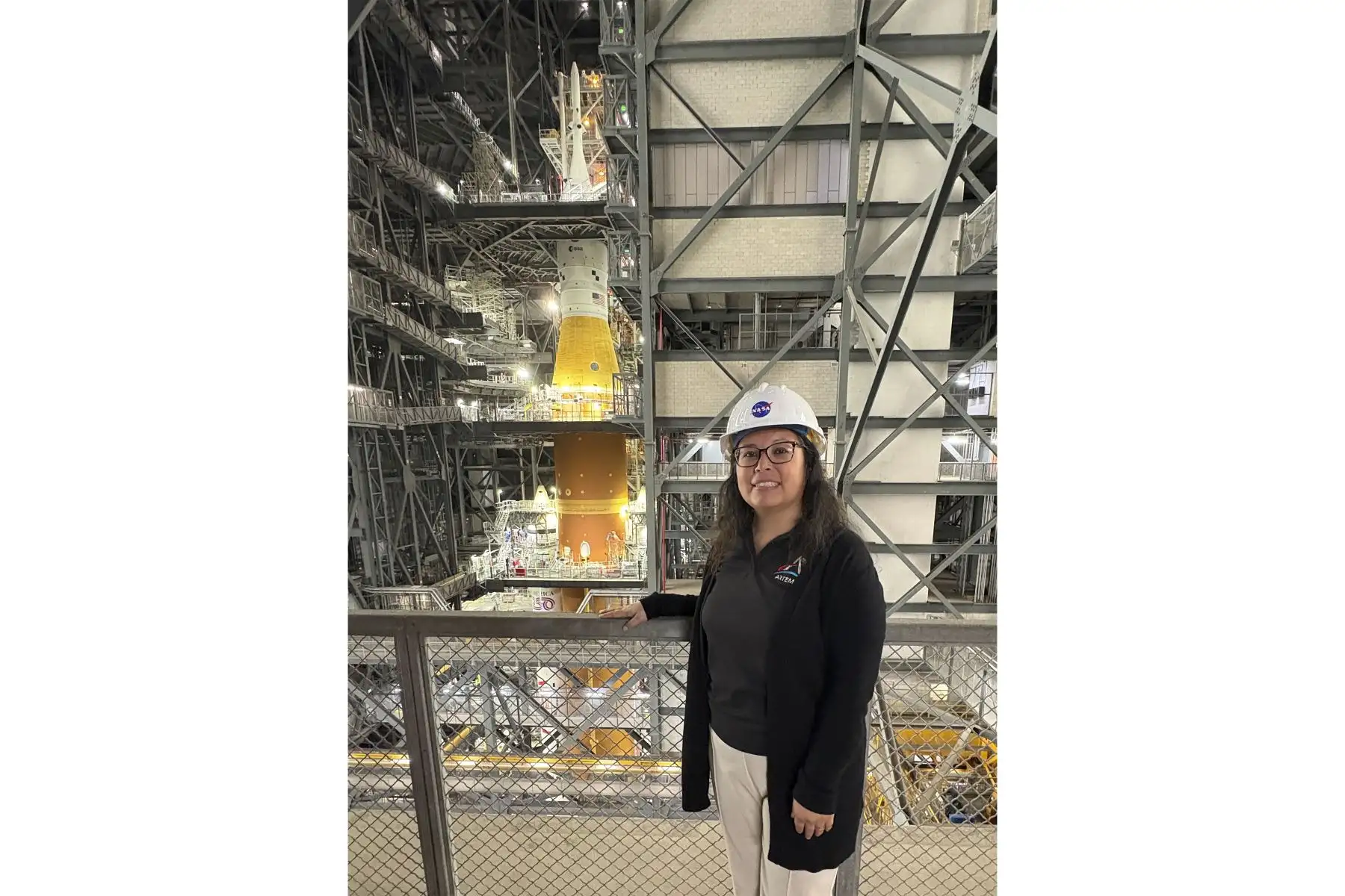 Perú tiene presencia en la histórica misión Artemis II de la NASA a través de la ingeniera aeroespacial Jackelynne Silva-Martínez, cusqueña de nacimiento y con dos décadas de trayectoria en el sector. Desde el Johnson Space Center, en Houston, integra el equipo responsable de una misión clave: el primer vuelo tripulado del programa Artemis, que llevará a cuatro astronautas alrededor de la Luna por primera vez en más de 50 años. Foto: @thejackyspace