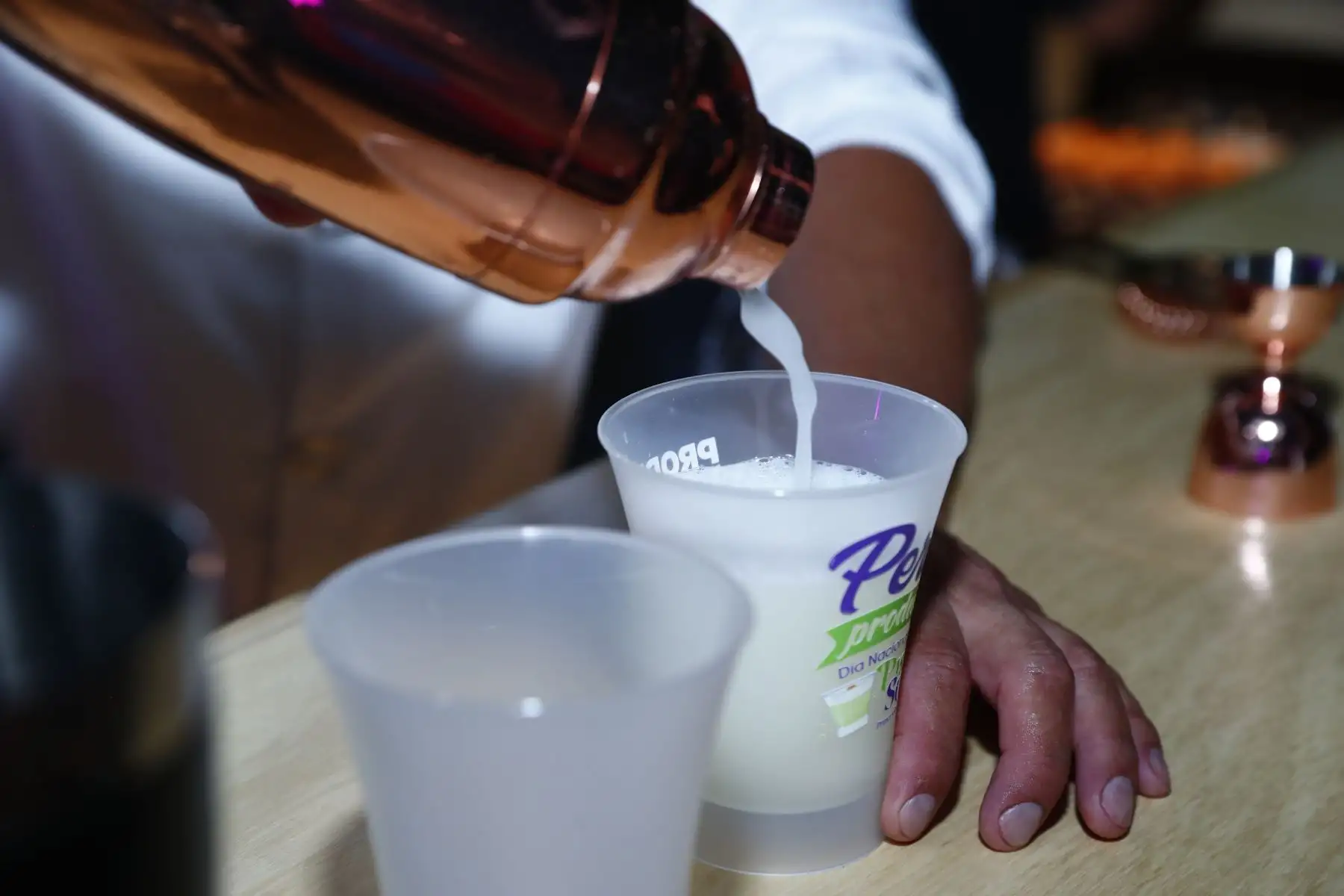 Desde el Museo Pedro de Osma, el Ministerio de la Producción y la Municipalidad de Barranco realizaron el lanzamiento oficial del Día Nacional del Pisco Sour, que se celebrará el sábado 7 de febrero de 2026 en el Parque Municipal de Barranco con diversas actividades y degustaciones para rendirle honores a uno de los cocteles emblemas del Perú.  Foto: ANDINA/Daniel Bracamonte