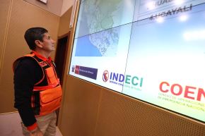 Jefe del Indeci, Luis Arroyo, en la sede del COEN. Foto: ANDINA/Juan Carlos Guzmán