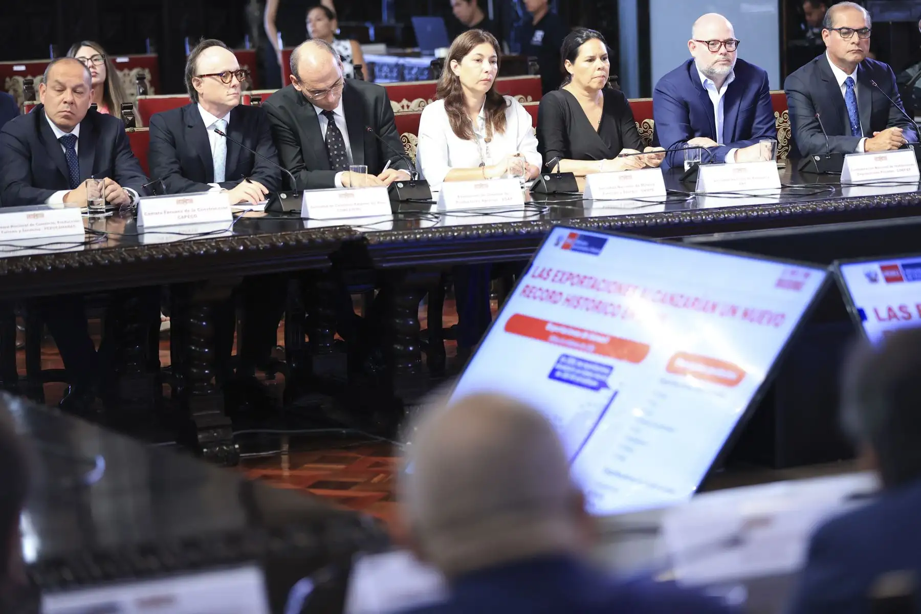 Durante el encuentro, el premier Álvarez destacó la importancia de articular una clase política emergente con un sector empresarial comprometido con la producción nacional para asegurar el desarrollo del país. Foto: ANDINA/Jhonel Rodríguez Robles