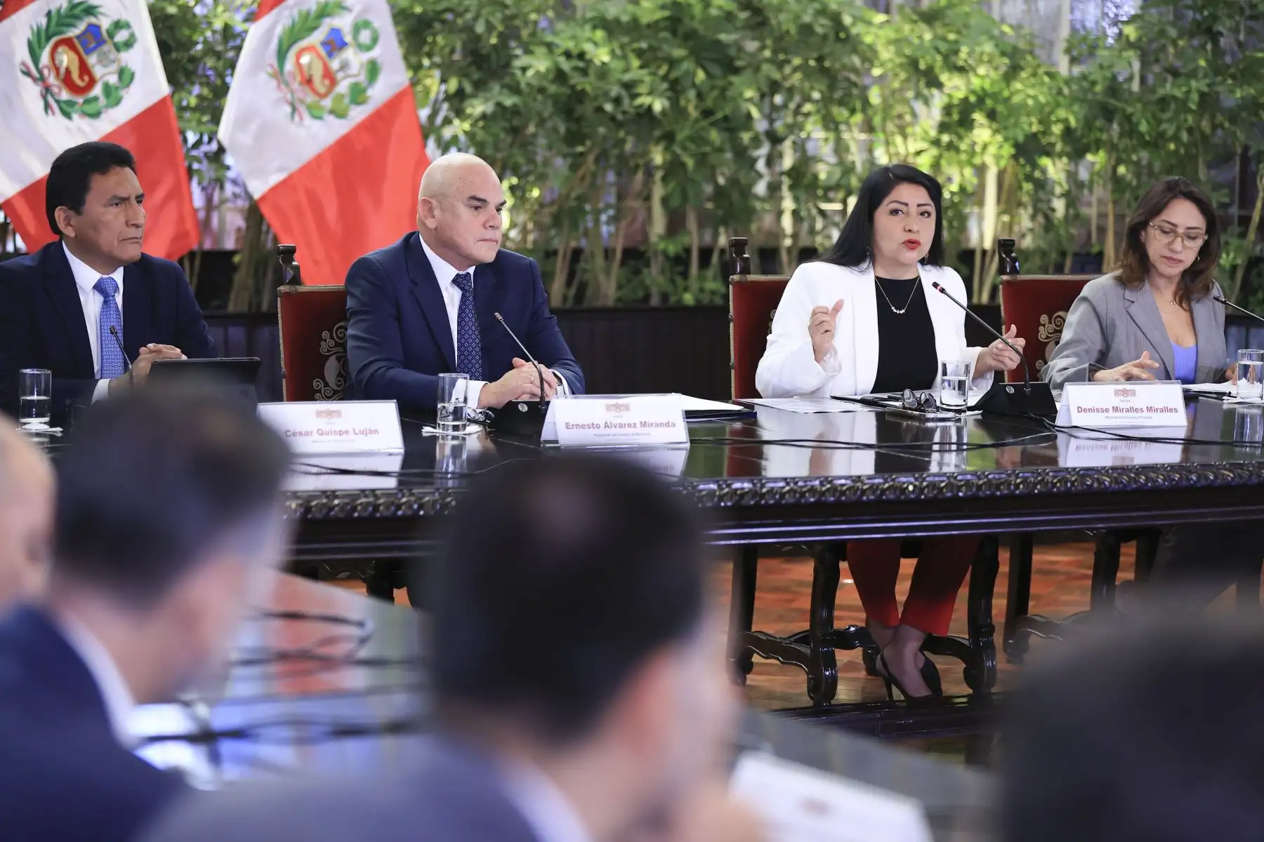 El premier Álvarez invocó a los gremios a crear "grupos de pensamiento" que incentiven la vocación de servicio público en los estudiantes y graduados destacados de las universidades. Foto: ANDINA/Jhonel Rodríguez Robles