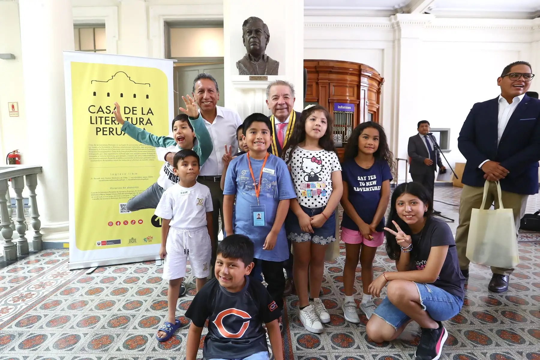 El busto de Mario Vargas Llosa simboliza la vigencia de su pensamiento, obra literaria y compromiso con la cultura, que trasciende fronteras y generaciones.
Foto: ANDINA/Verónica Calderón Zúñiga