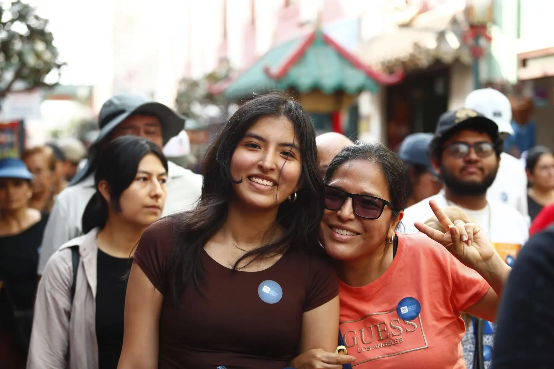 Más de 530 peruanos divididos en 4 grupos recorrieron el histórico Barrio Chino del Centro de Lima, como parte de un programa de recorridos turísticos gratuitos por la ciudad capital organizado por la Biblioteca Nacional del Perú, como preámbulo  del inicio del Año Nuevo Chino 2026 a celebrarse en quincena de febrero. Foto: ANDINA/Daniel Bracamonte