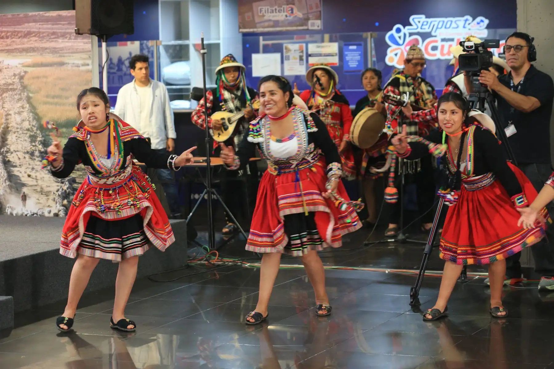 Durante estas fechas, visitantes nacionales y extranjeros podrán vivir de cerca la experiencia del Apu Tusuy, una celebración que une tradición, identidad y cultura andina. Foto: ANDINA/Héctor Vinces