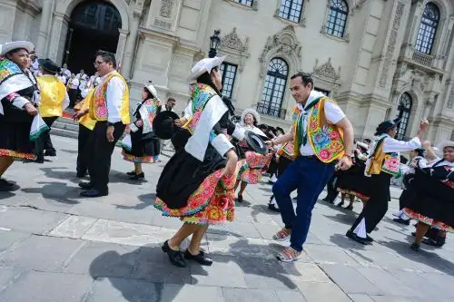 Presidente José Jerí lidera lanzamiento de la Ruta del Huaylarsh Wanka 2026