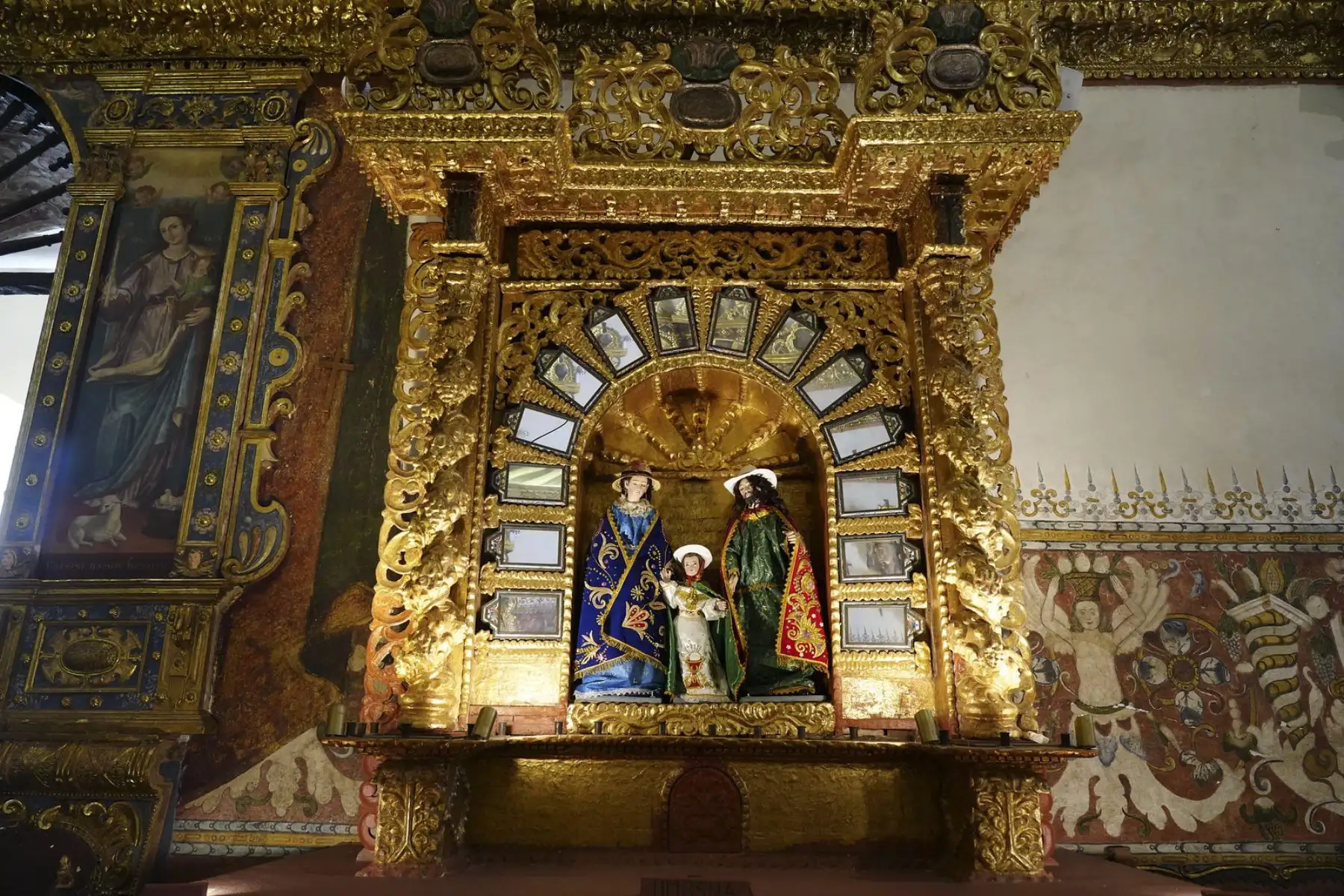 Con la Jerarquía 4, el templo consolida su reconocimiento como un destino cultural y religioso de primer nivel, posicionándose como un referente del turismo vivencial que permite a los visitantes conectarse con la riqueza patrimonial de los Andes peruanos. Foto: Mincetur