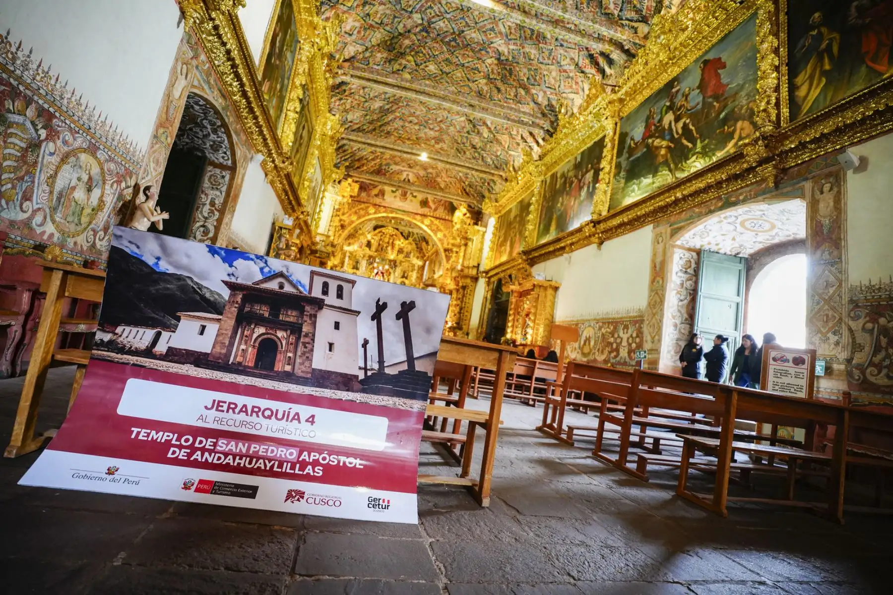 El Templo de San Pedro Apóstol de Andahuaylillas, previamente reconocido por la viceministra Aracelly Laca, resalta como una de las máximas expresiones del barroco andino. Foto: Mincetur