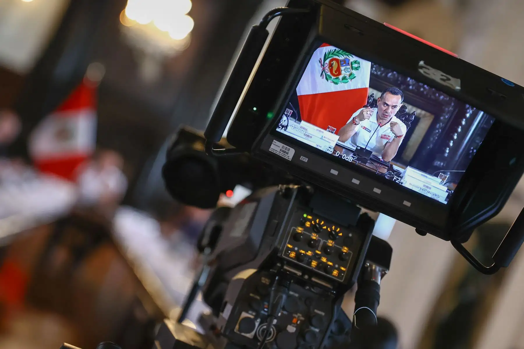 Hoy, el presidente José Jerí recibió a representantes de la Confederación Nacional de Rondas Campesinas y Nativas del Perú (CONARCANP) en un espacio de diálogo abierto y respetuoso, donde reafirmó su compromiso de mantener comunicación constante con las comunidades y propuso el 6 de marzo como fecha para un próximo encuentro, subrayando que la colaboración entre el Estado y los distintos sectores fortalece al país. Foto: Presidencia