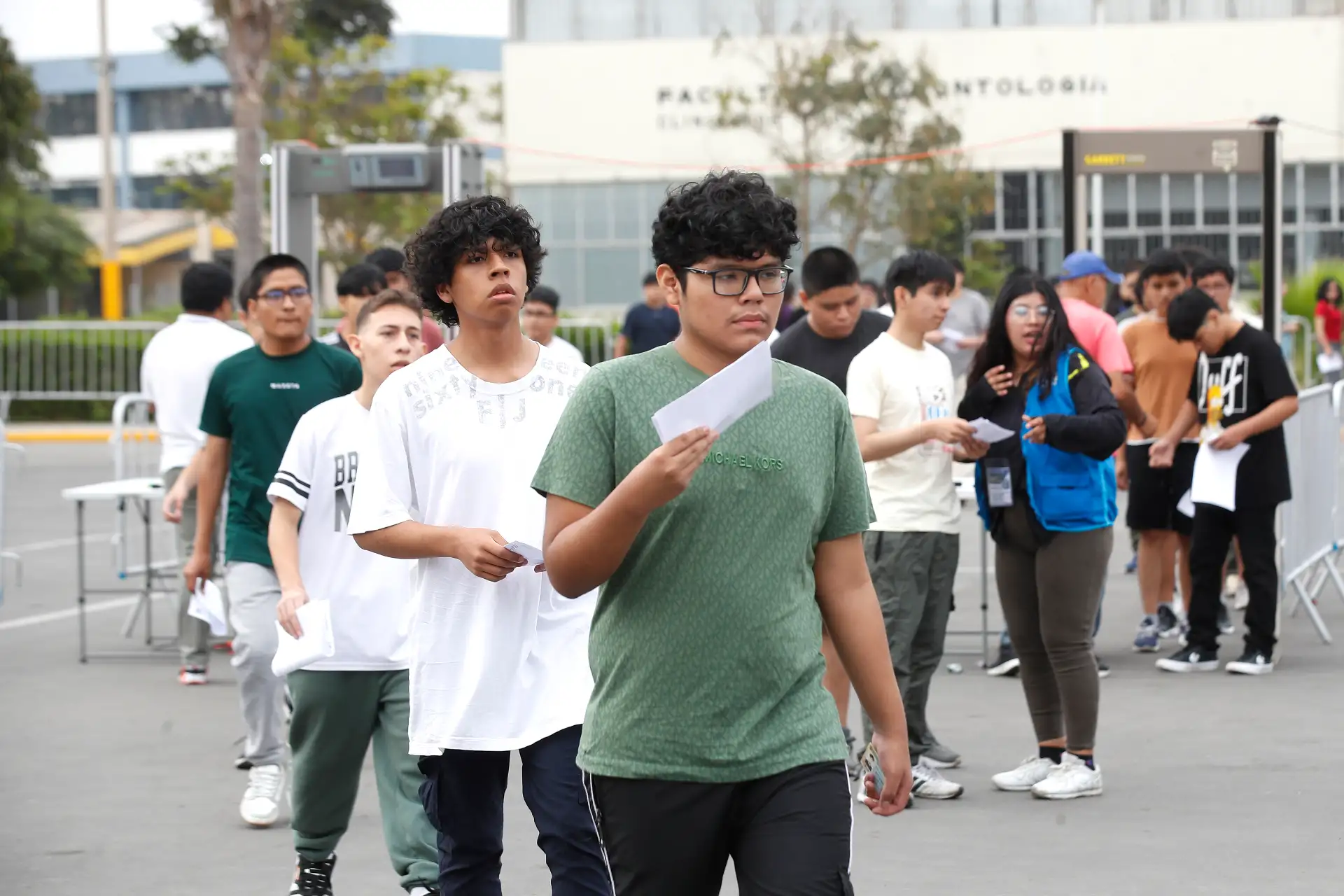 Universidad Nacional Mayor de San Marcos  realiza un simulacro presencial con miras al examen de admisión 2026 -II, con el objetivo de  permitir a los postulantes evaluar su nivel académico, identificar fortalezas y debilidades, y se familiaricen con la logística de la prueba oficial.
Foto: ANDINA/Eddy Ramos