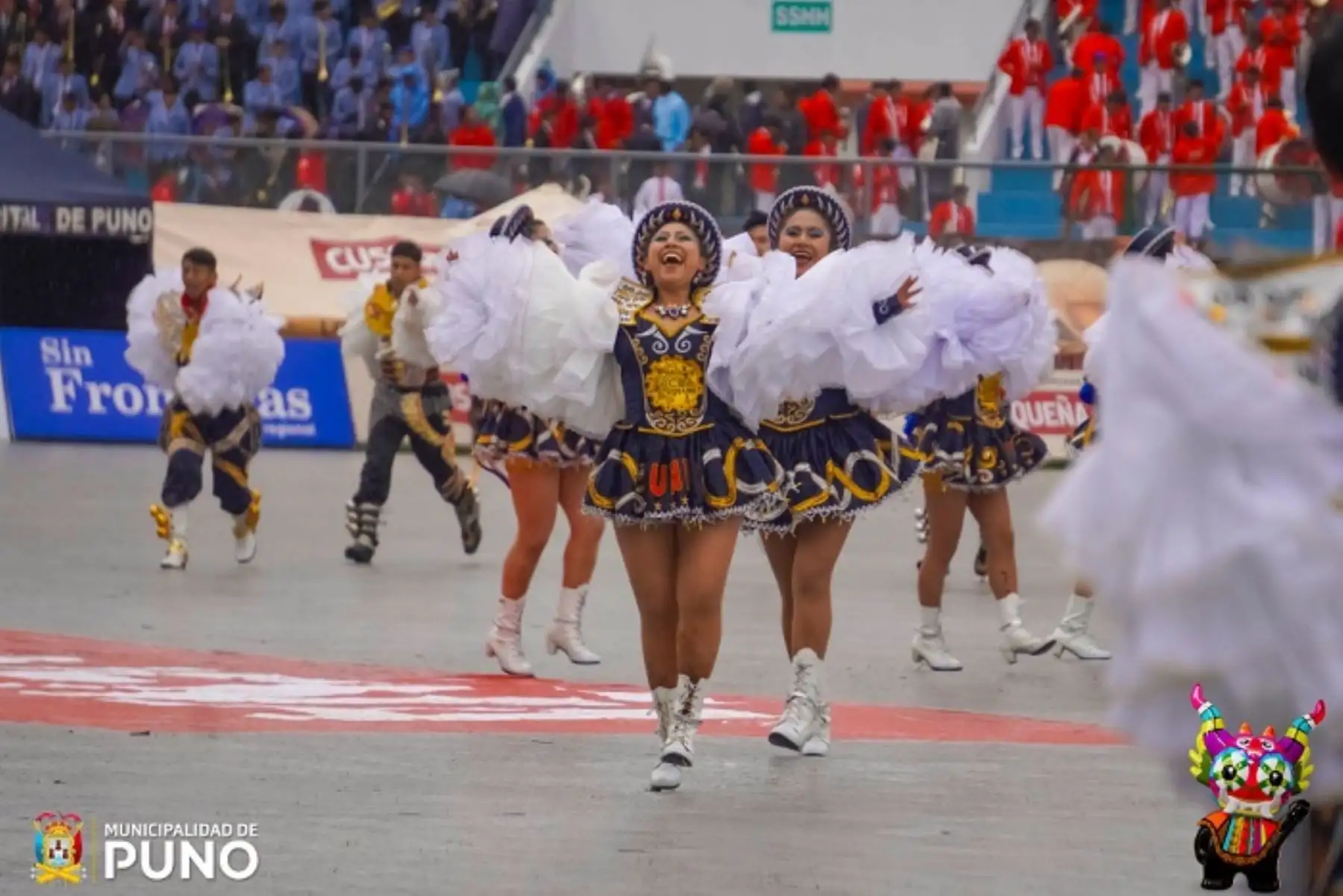 El último sábado, se llevó a cabo el gran pasacalle de danzas con trajes autóctonos, que regaló al público asistente una jornada llena de color, tradición y orgullo cultural.