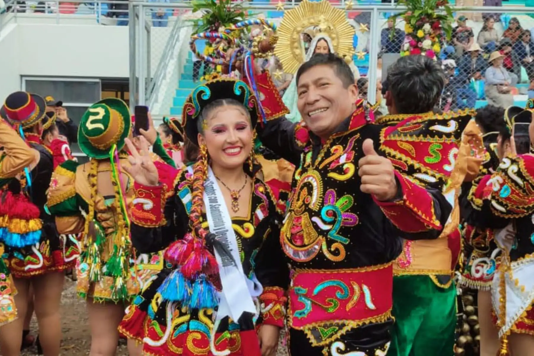 La octava de  la festividad de la Virgen de la Candelaria 2026 en Puno está en pleno apogeo. Hoy, 8 de febrero, se lleva a cabo el concurso de danzas en traje de luces en el estadio de la Universidad Nacional del Altiplano. En la imagen, la cantante Milena Warthon.
Foto: ANDINA/ Difusión