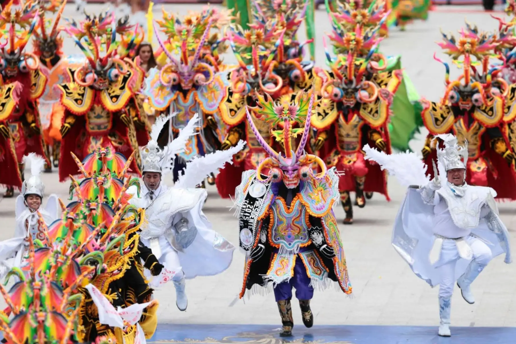 La octava de  la festividad de la Virgen de la Candelaria 2026 en Puno está en pleno apogeo. Hoy, 8 de febrero, se lleva a cabo el concurso de danzas en traje de luces en el estadio de la Universidad Nacional del Altiplano.
Foto: Mincetur