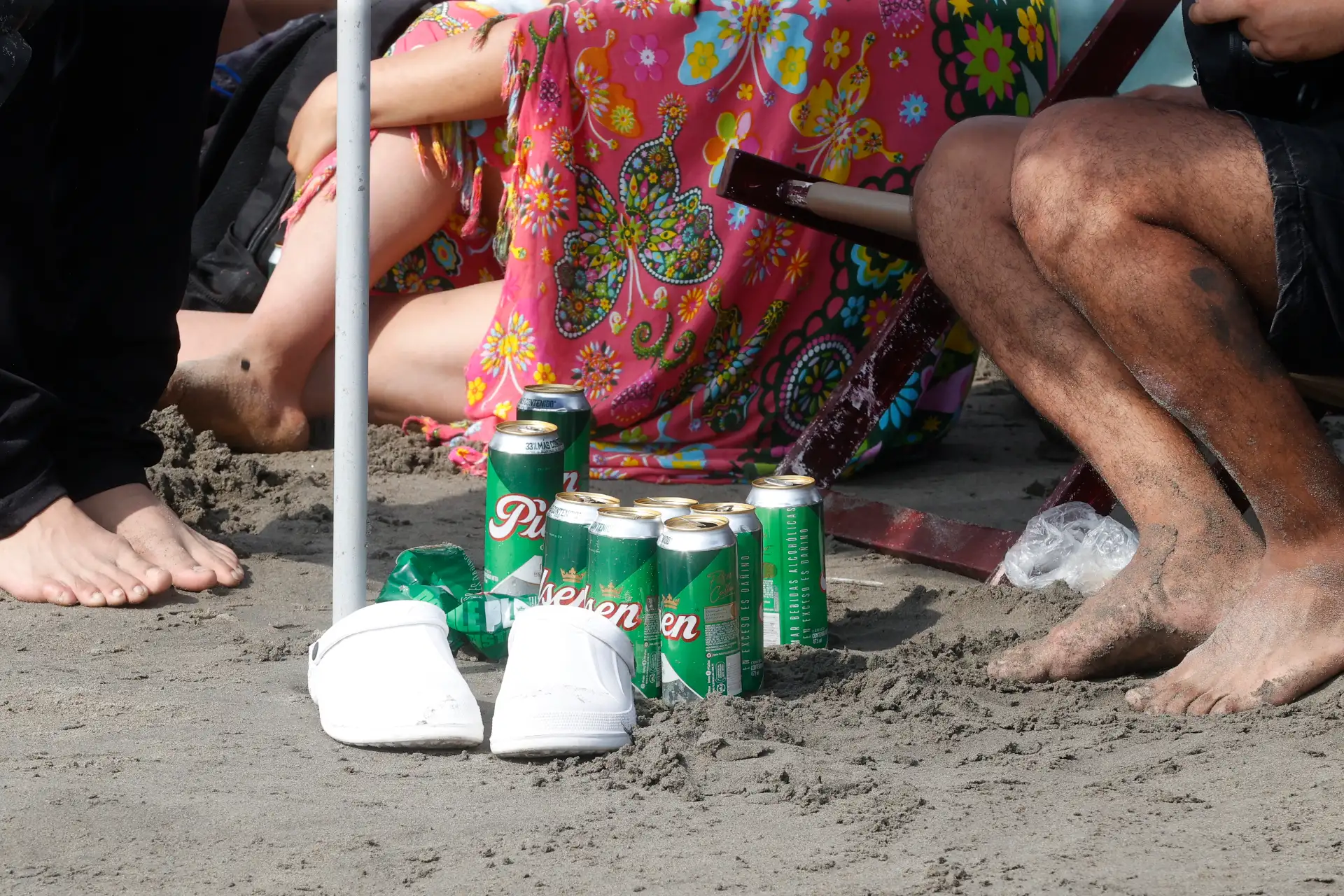 Acumulación de desechos abandonados por los bañistas, basura en la playa de agua dulce distrito de Chorrillos. Foto: ANDINA/Vidal Tarqui