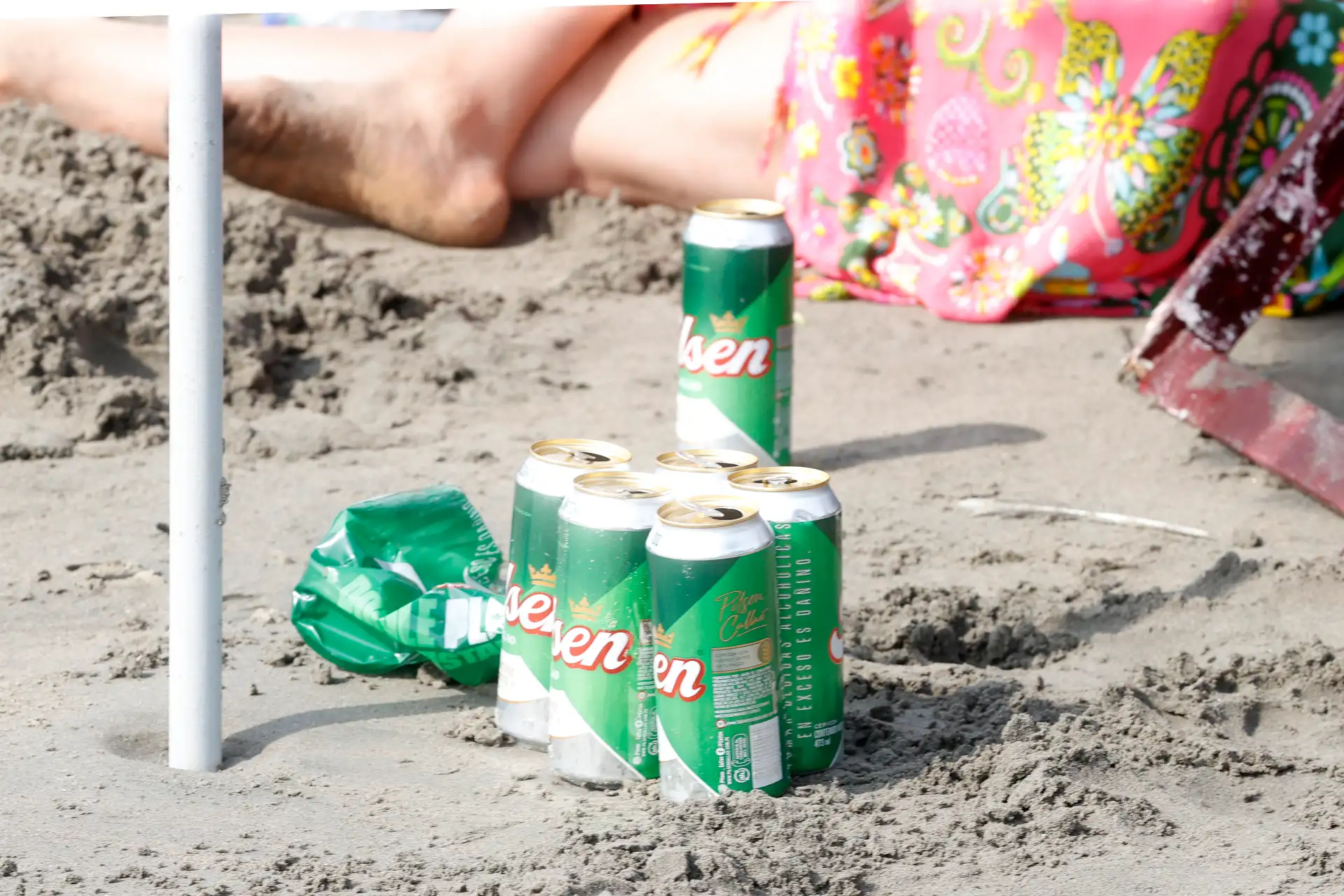 Acumulación de desechos abandonados por los bañistas, basura en la playa de agua dulce distrito de Chorrillos. Foto: ANDINA/Vidal Tarqui