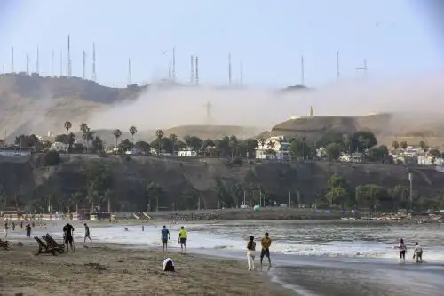Así luce la playa Agua Dulce luego de los trabajos de limpieza tras el fin de semana