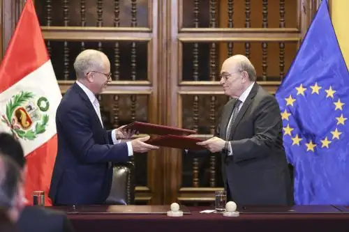 Perú y la Unión Europea firman acuerdo para misión de observación electoral en 2026