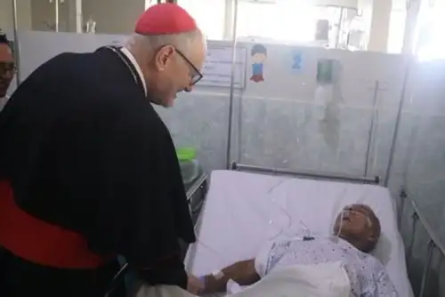 En el Hospital Regional Docente Las Mercedes de Chiclayo, el prelado dirigió palabras de aliento a los enfermos, recordándoles que no están solos, pues cada uno es mirado con amor por Dios y abrazado por la Iglesia.