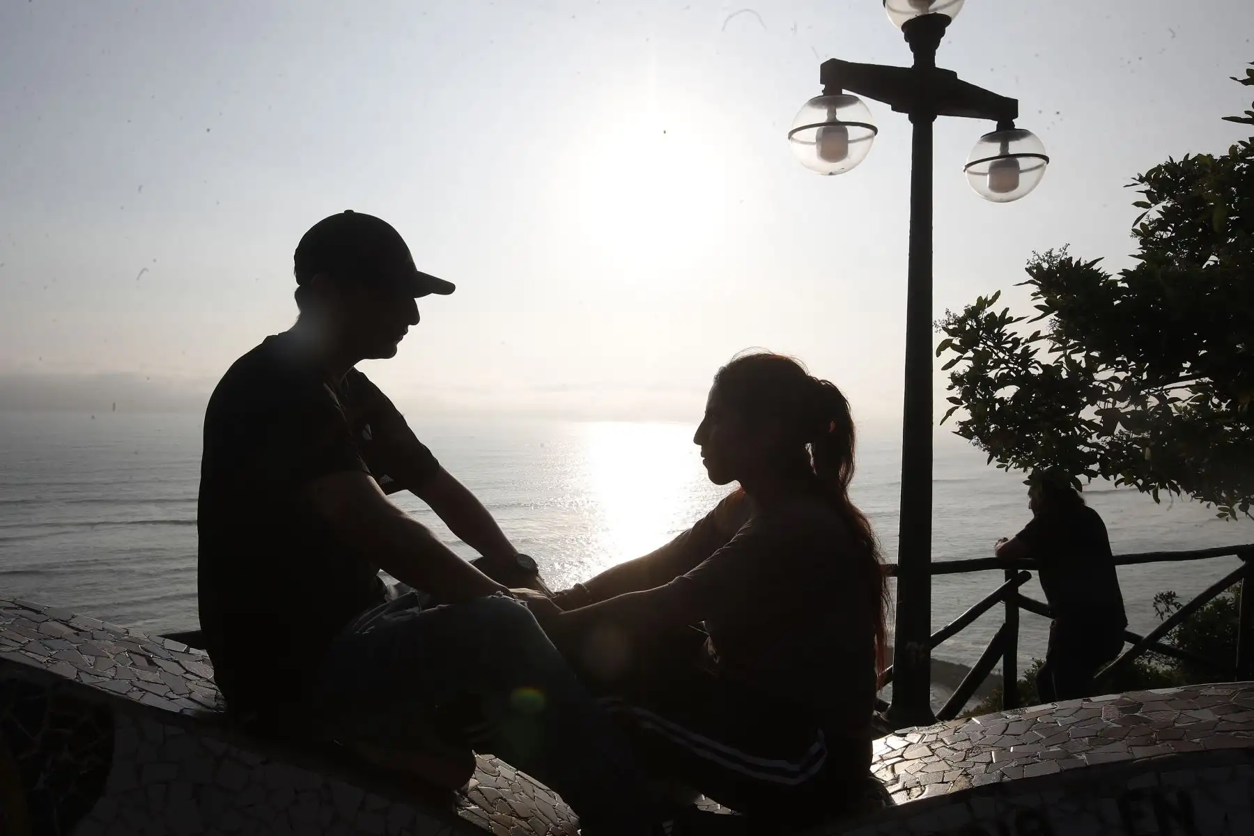 A pocos días del Dia de San Valentín, parejas y enamorados salen a pasear cerca al " Parque del Amor " donde se encuentra la emblemática escultura llamada " El Beso", obra del artista plástico, Víctor Delf{in.
Foto: ANDINA/ Eddy Ramos