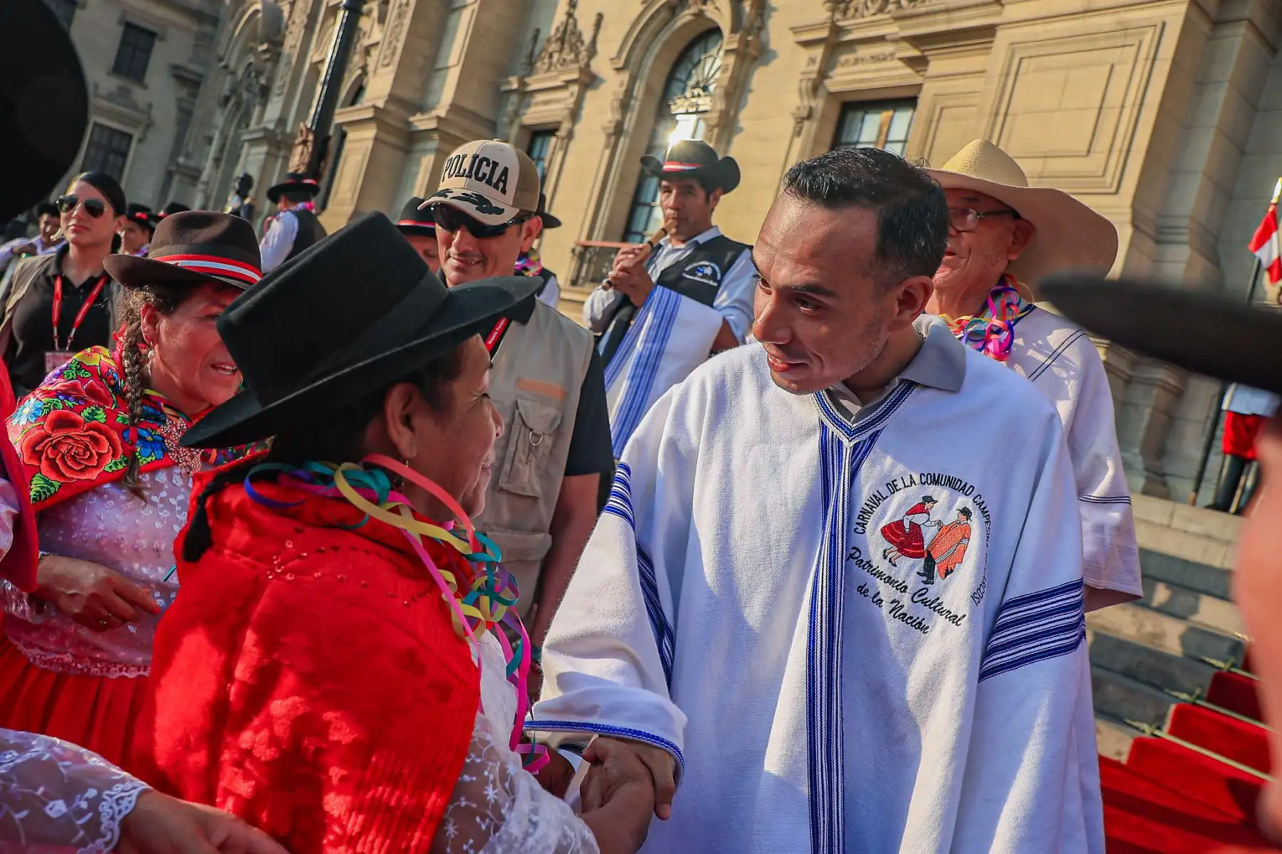 Con gran entusiasmo, el presidente José Jerí lideró el lanzamiento oficial del Carnaval de la Comunidad Campesina de Carcosi - 2026, Patrimonio Cultural de la Nación. Este hito en Palacio de Gobierno reafirma el compromiso del Estado por salvaguardar nuestras tradiciones. Foto: ANDINA/Prensa Presidencia